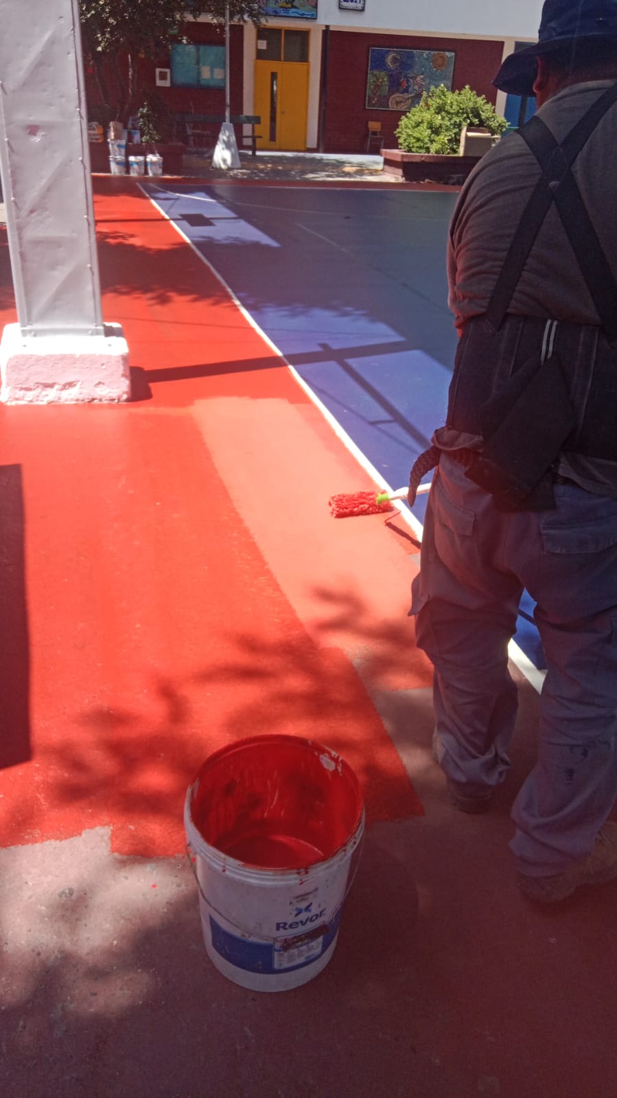 Pintura de canchas deportivas en Colegio Inglés